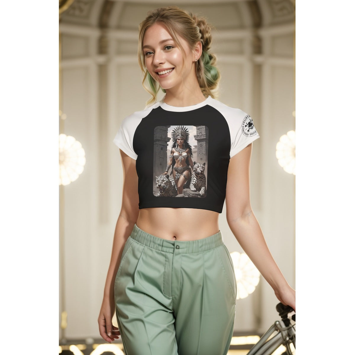 Obsidian Queen - Cropped T-shirt